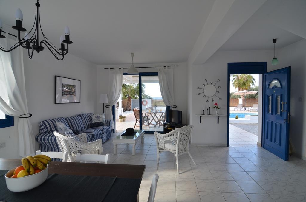 Sea Breeze Villas Argáka Szoba fotó